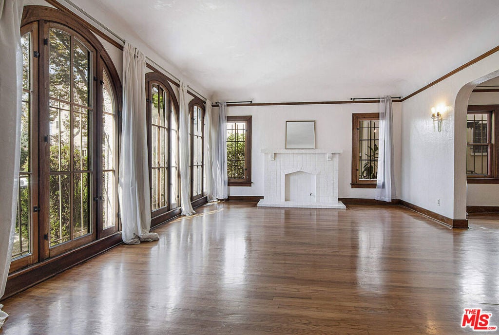 Photo of Listing #25608613