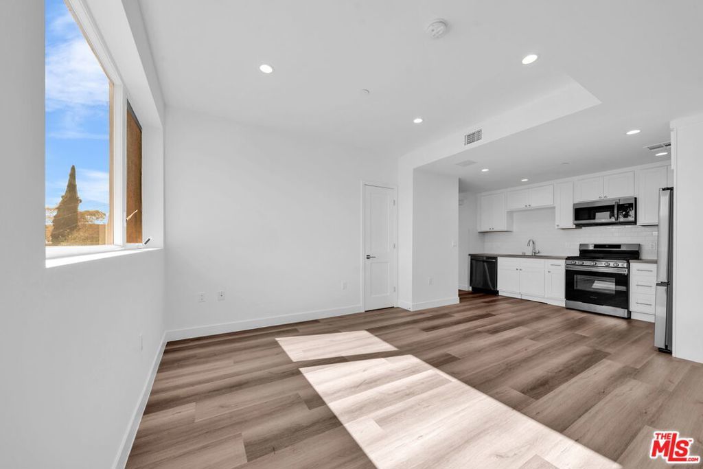 Photo of Listing #25609159