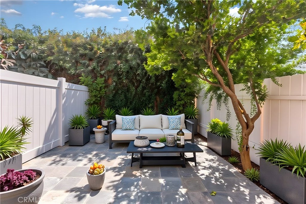 Photo of Listing #SR25244710