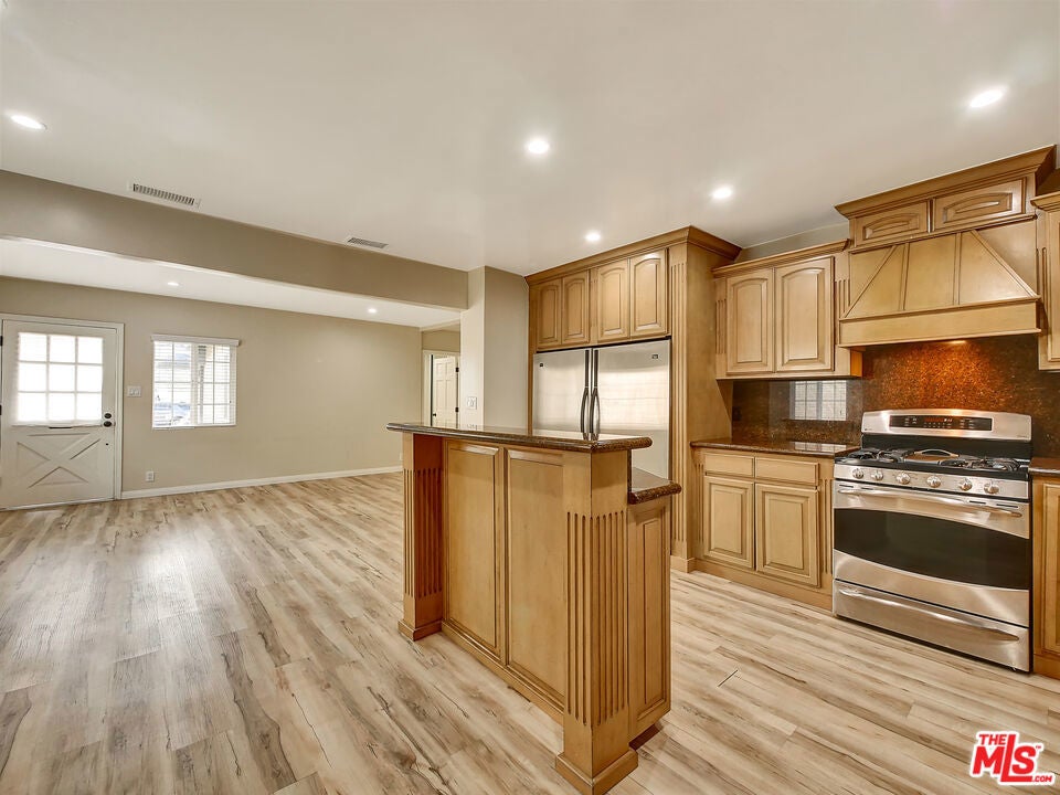 Photo of Listing #25609327