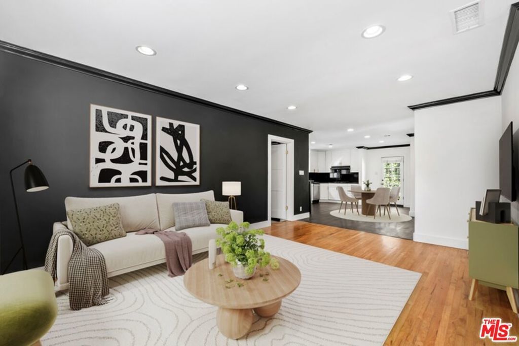 Photo of Listing #25608385