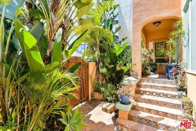 Photo of Listing #25607573