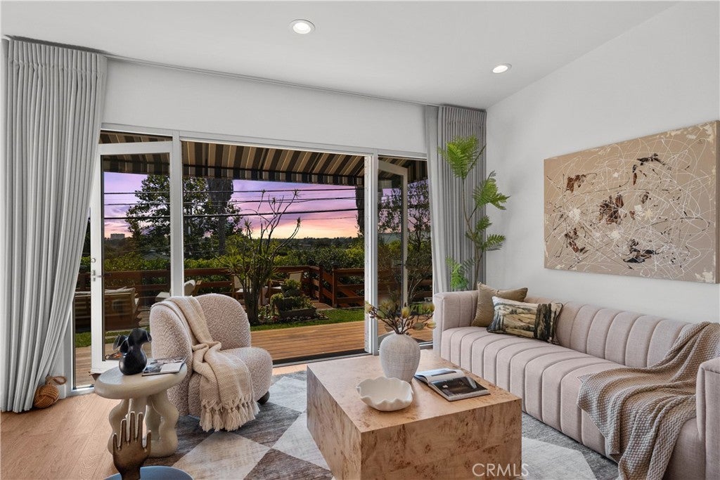 Photo of Listing #DW25245871