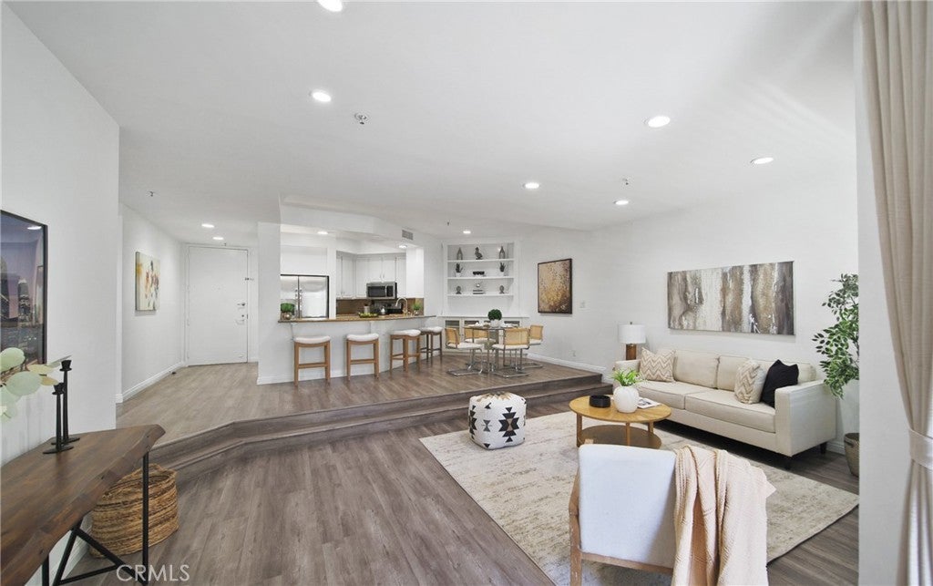 Photo of Listing #WS25246227