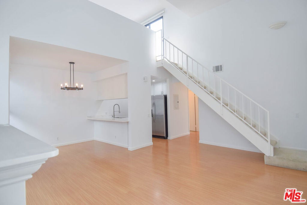 Photo of Listing #25610603