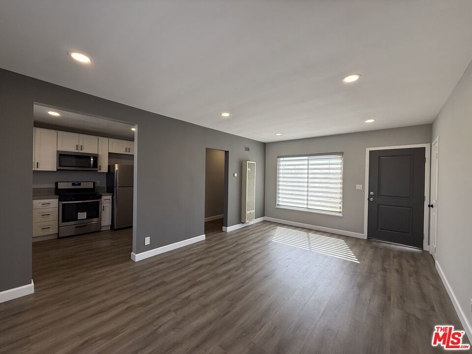 Photo of Listing #25610803