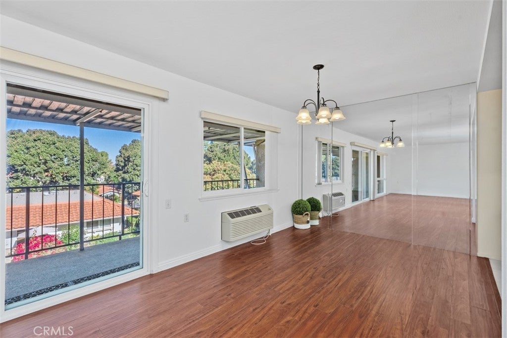 Photo of Listing #OC25246896