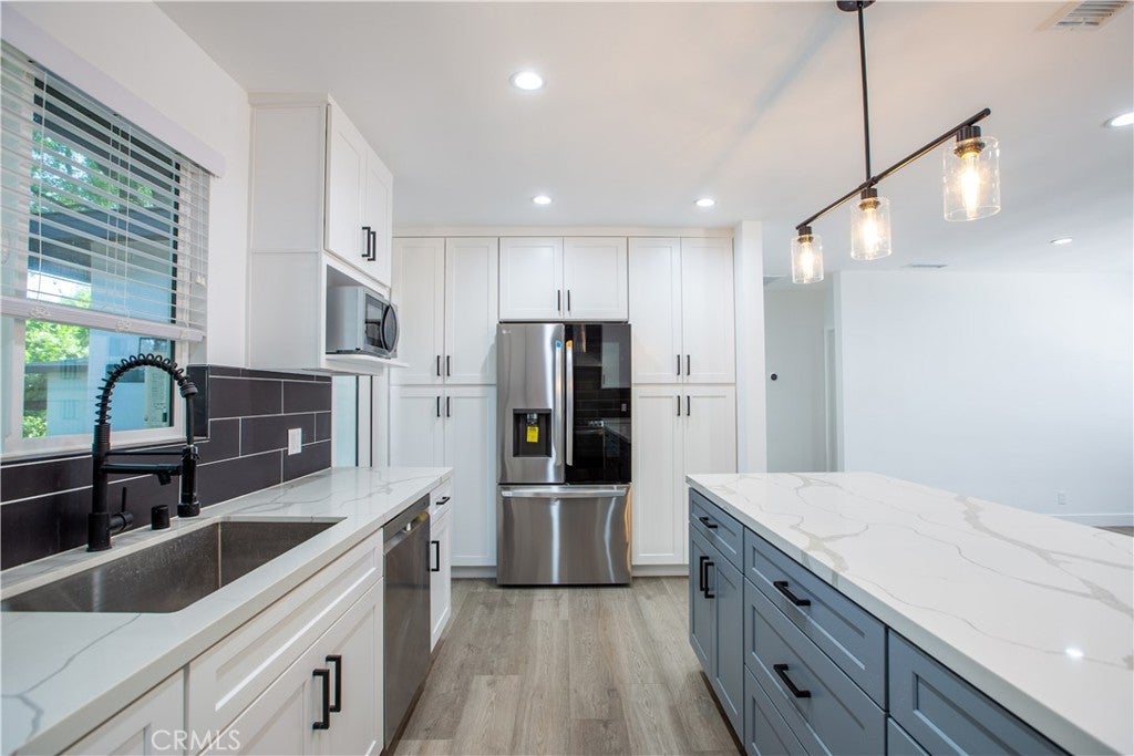 Photo of Listing #SR25247388