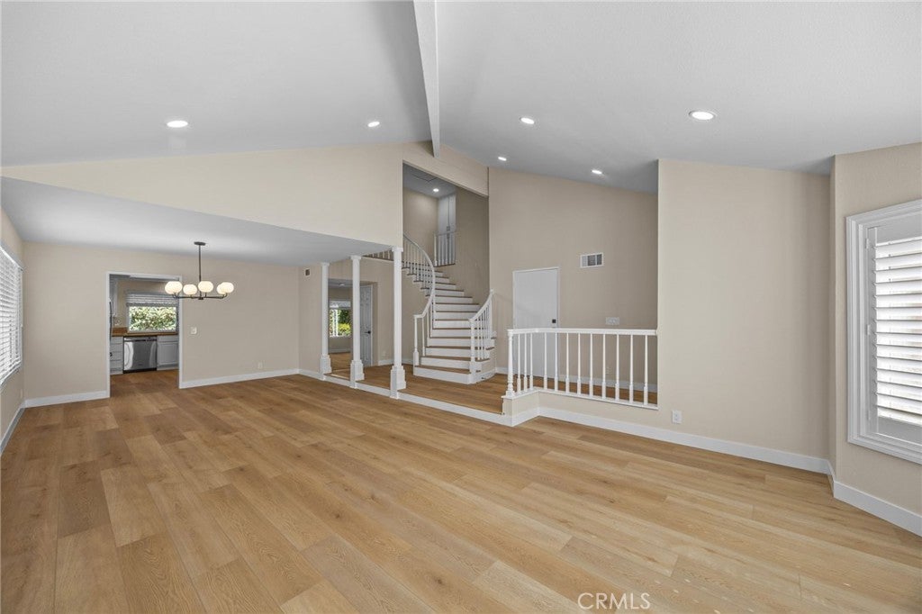 Photo of Listing #OC25247399