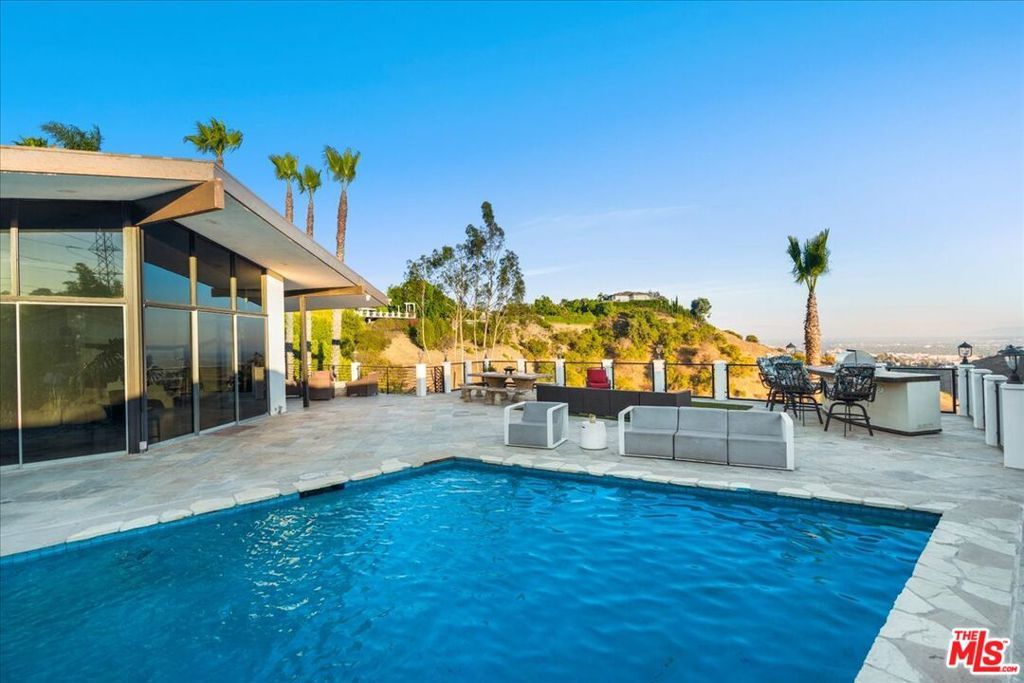 Photo of Listing #25611203