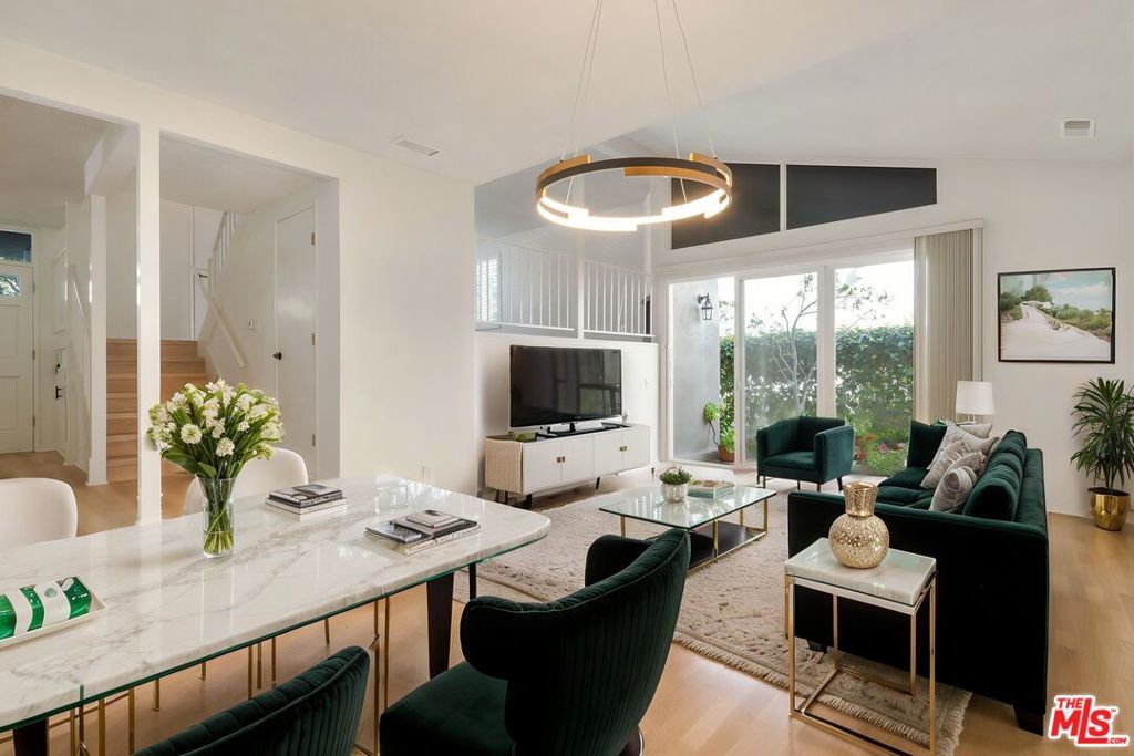 Photo of Listing #25608439