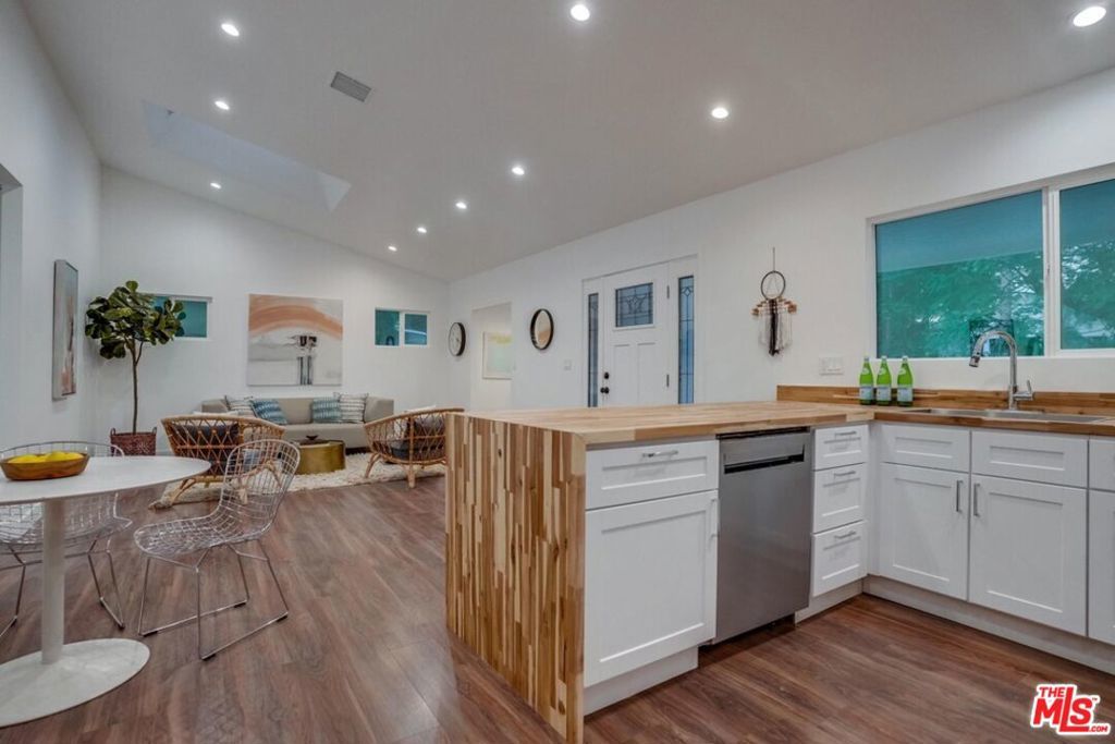 Photo of Listing #25611439