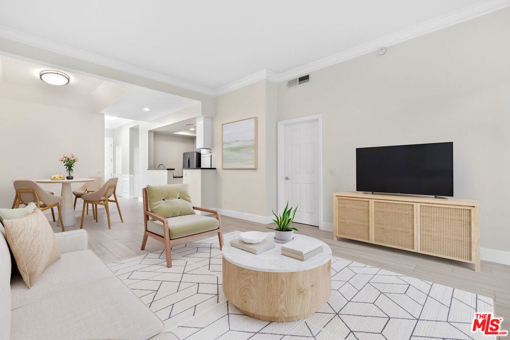 Photo of Listing #25611477