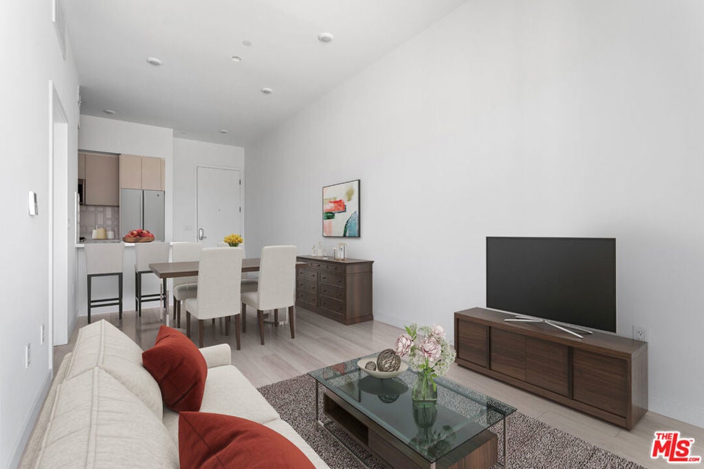 Photo of Listing #25611661