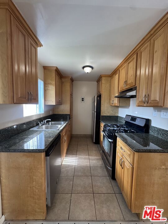 Photo of Listing #25611799