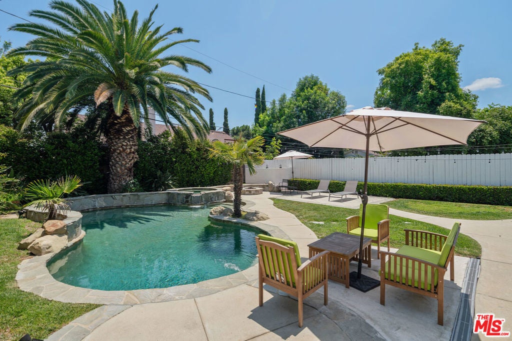 Photo of Listing #25610265