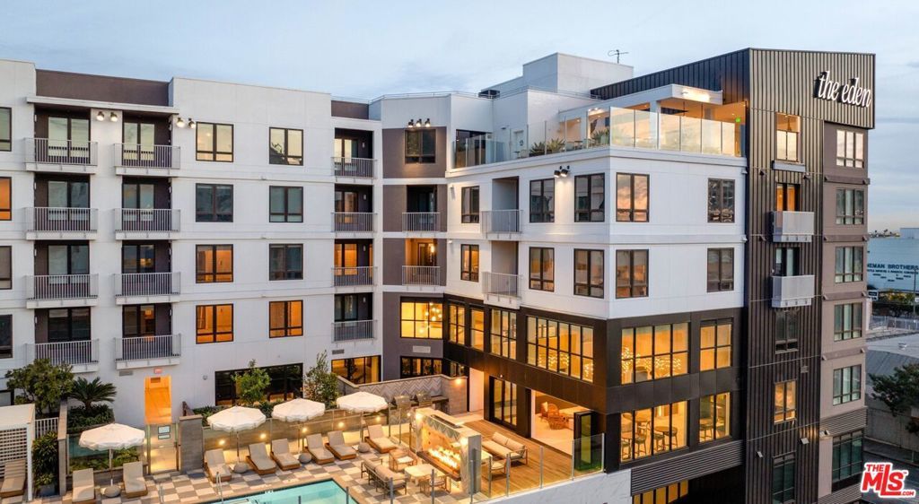 Photo of Listing #25612755