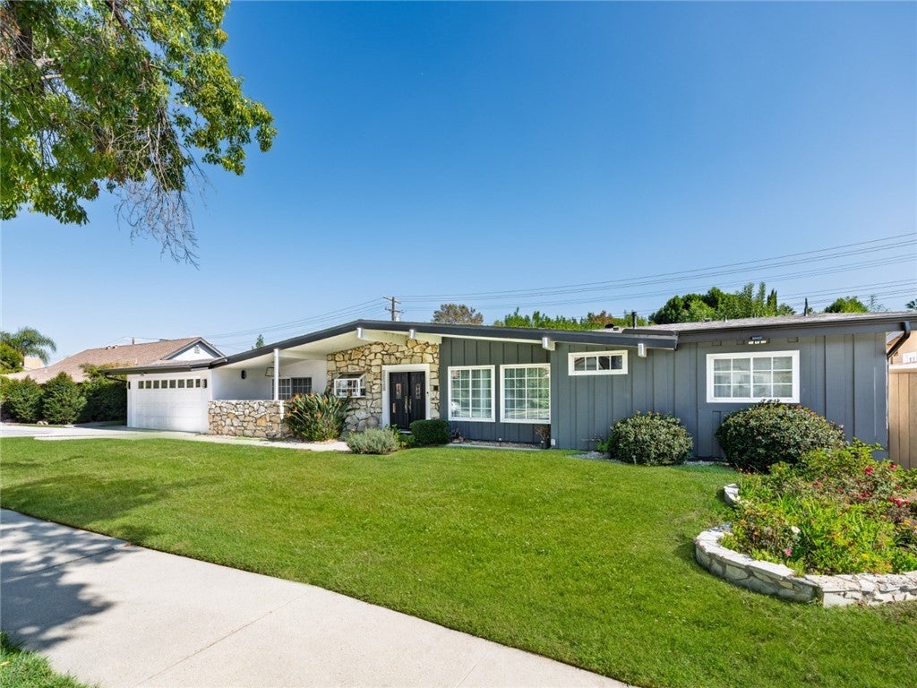 Photo of Listing #SR25250497