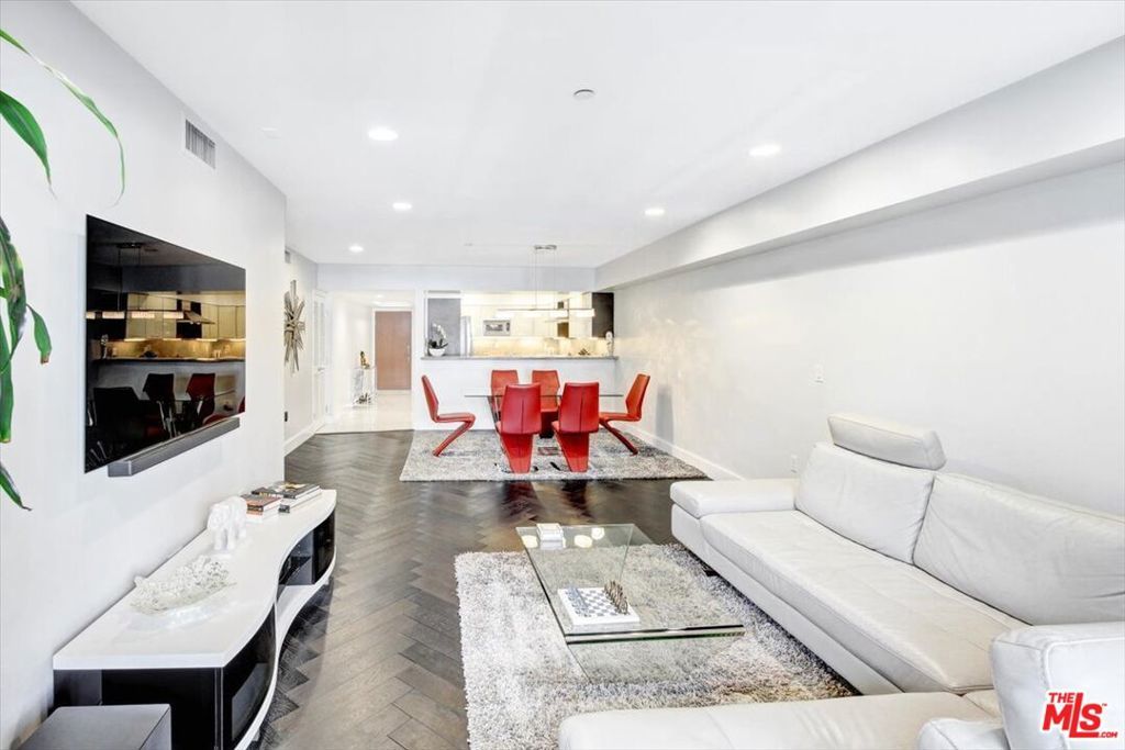 Photo of Listing #25599041