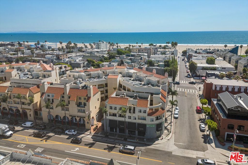 Photo of Listing #25613063