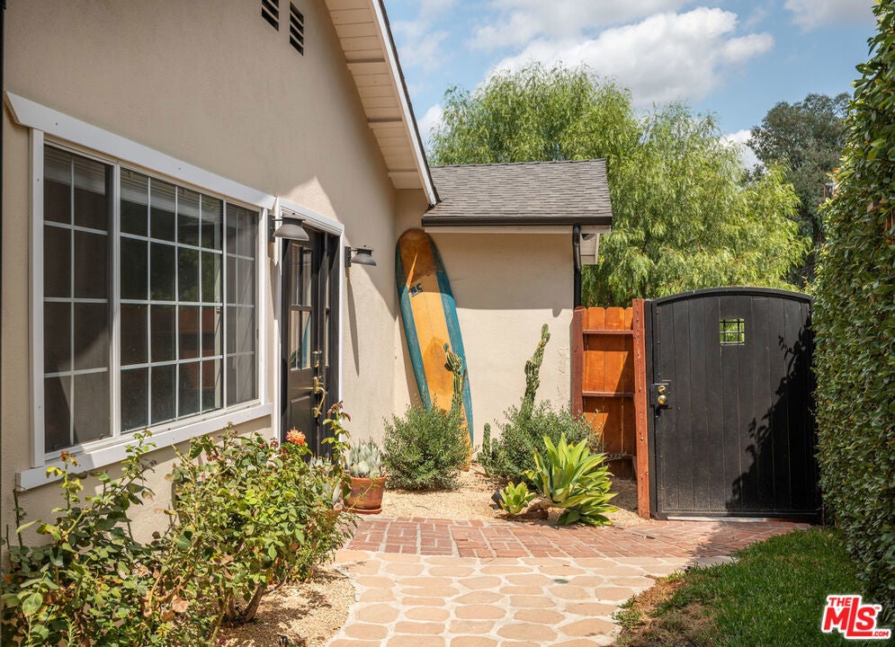 Photo of Listing #25613253