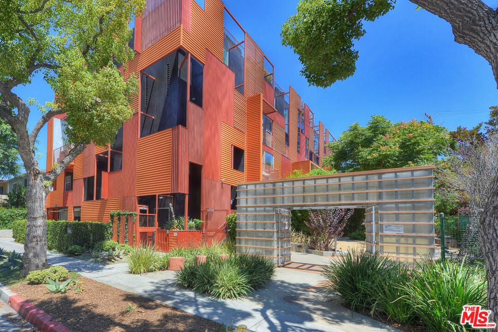 Photo of Listing #25613529