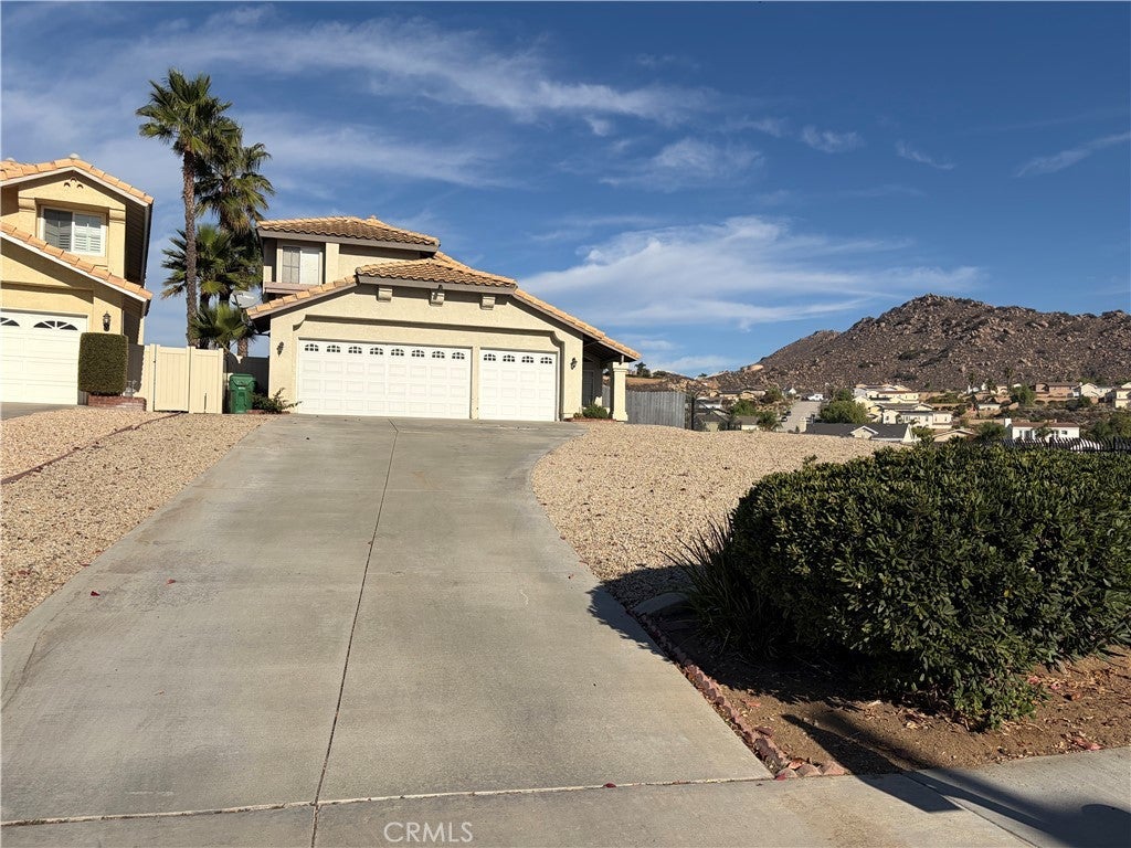 Photo of Listing #IV25251596