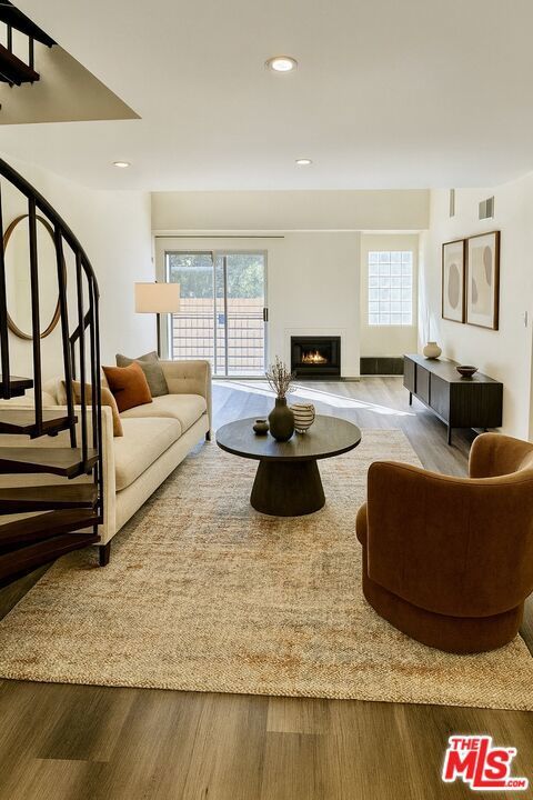 Photo of Listing #25613753