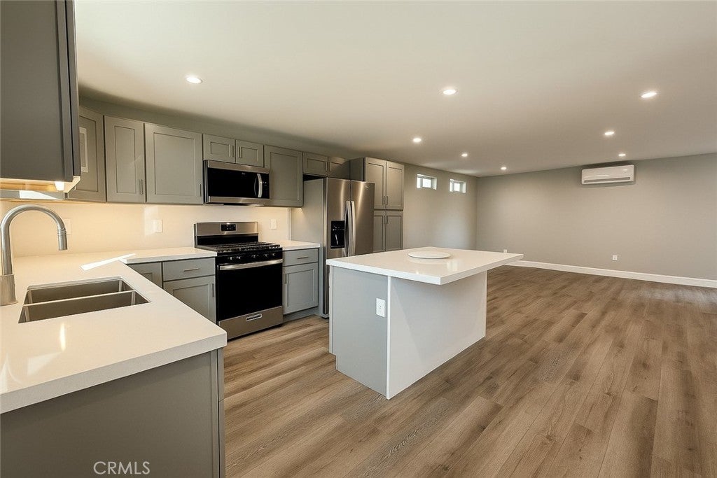 Photo of Listing #SR25252141