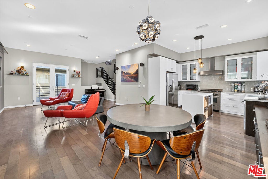 Photo of Listing #25612667