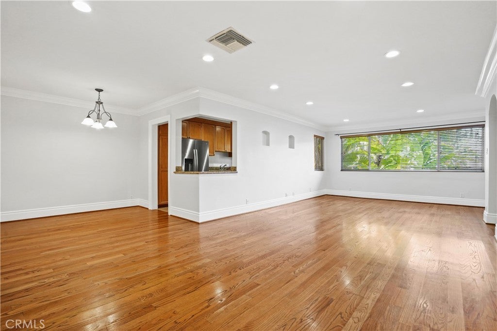 Photo of Listing #SR25253275