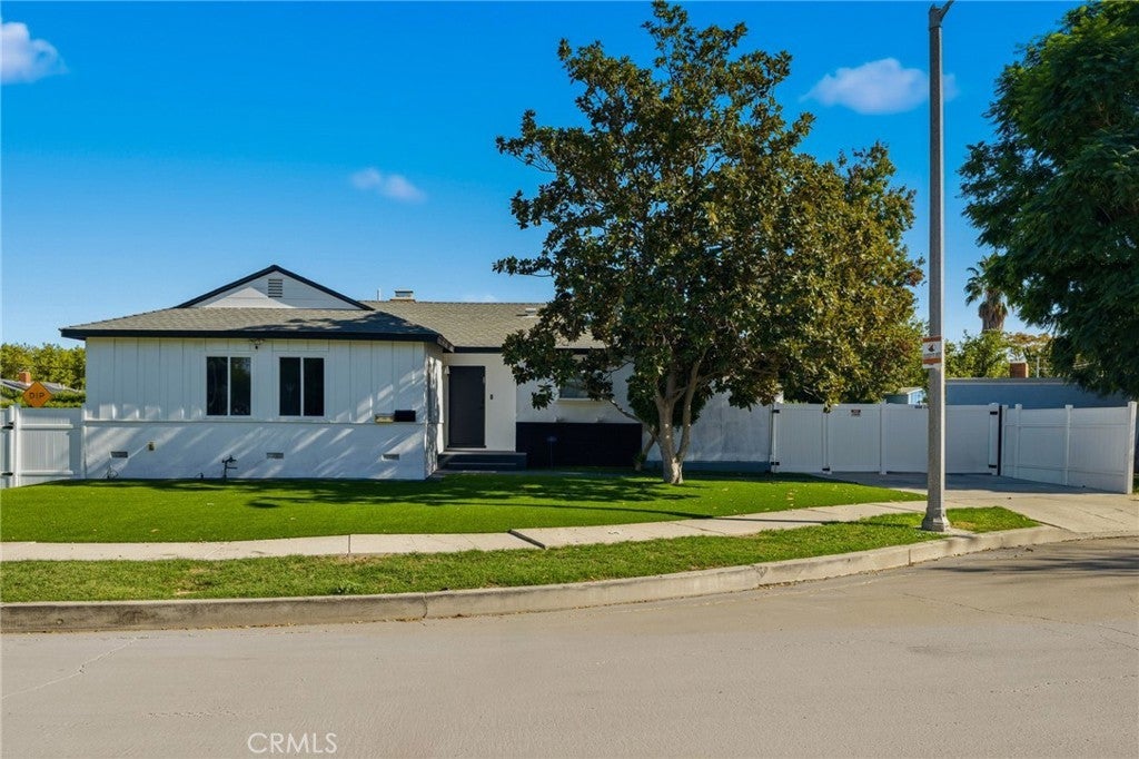 Photo of Listing #SR25251436