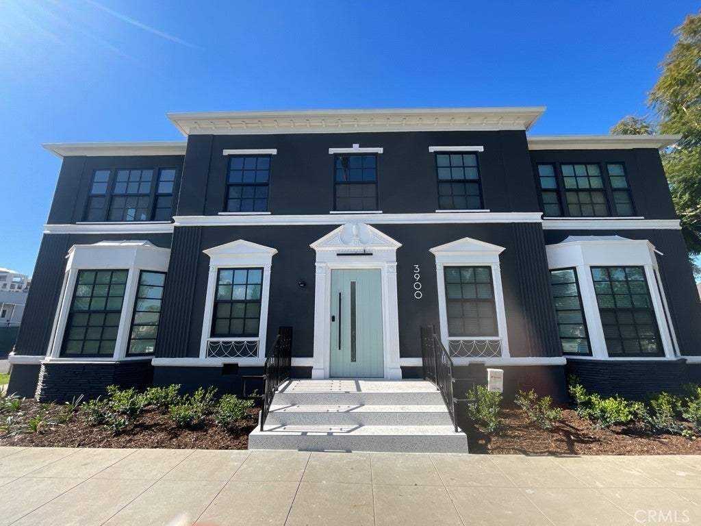 Photo of Listing #IV25254405