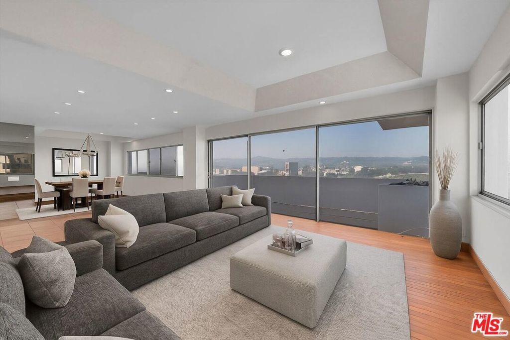 Photo of Listing #25615275