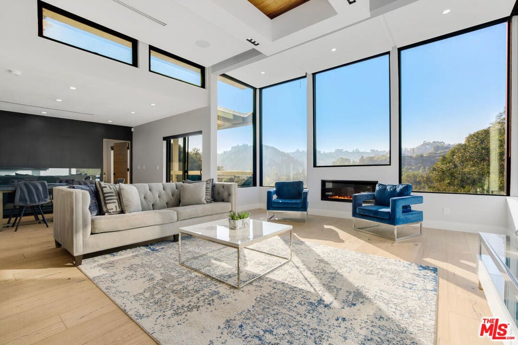 Photo of Listing #25615467