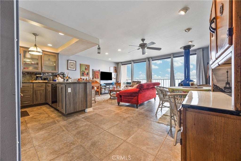 Photo of Listing #IG25255423