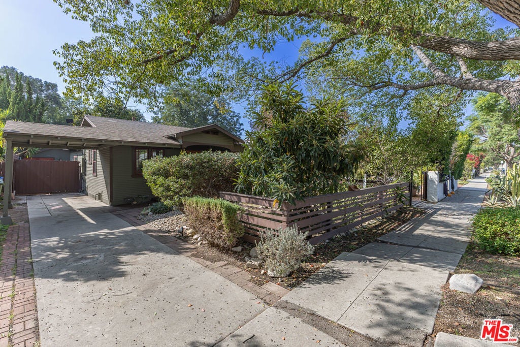 Photo of Listing #25615297