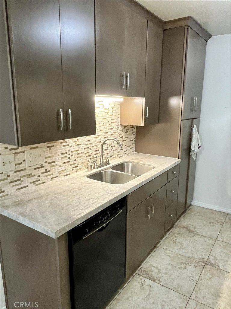 Photo of Listing #PV25256139