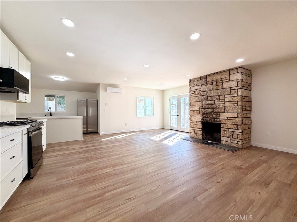 Photo of Listing #OC25256350