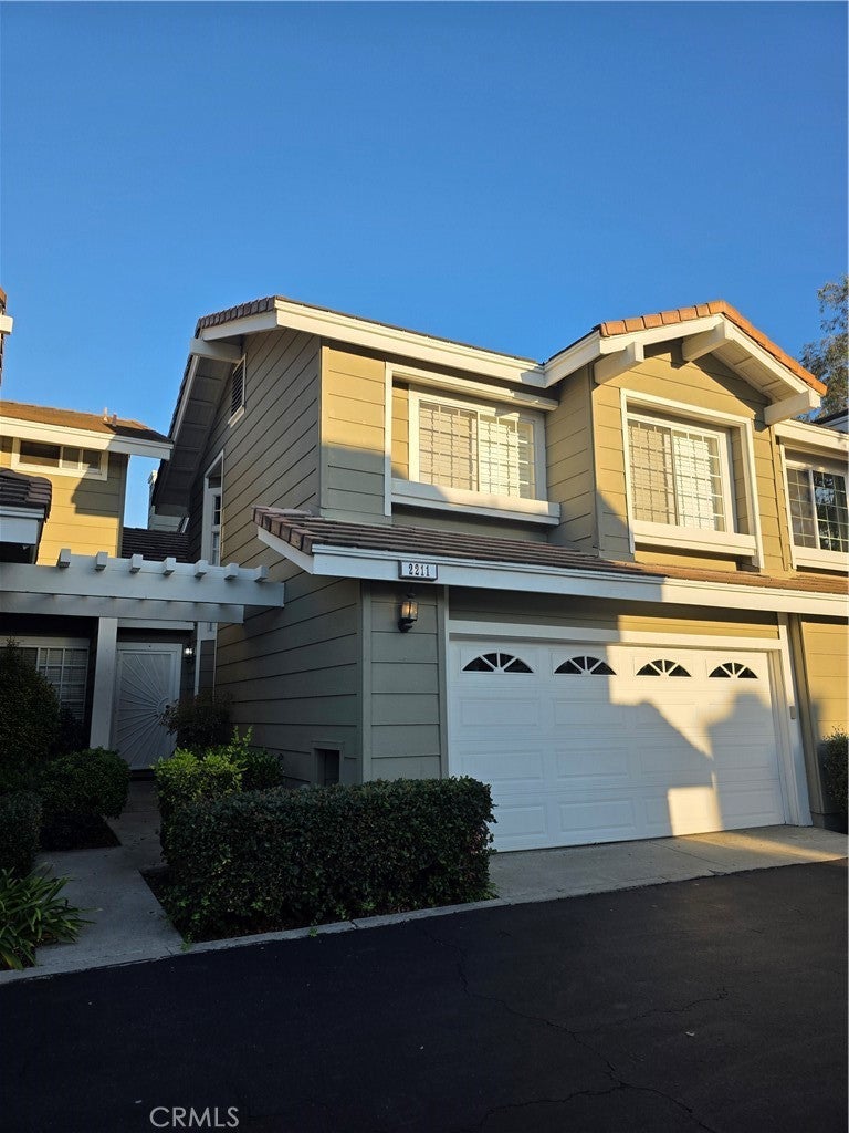 Photo of Listing #IV25257389