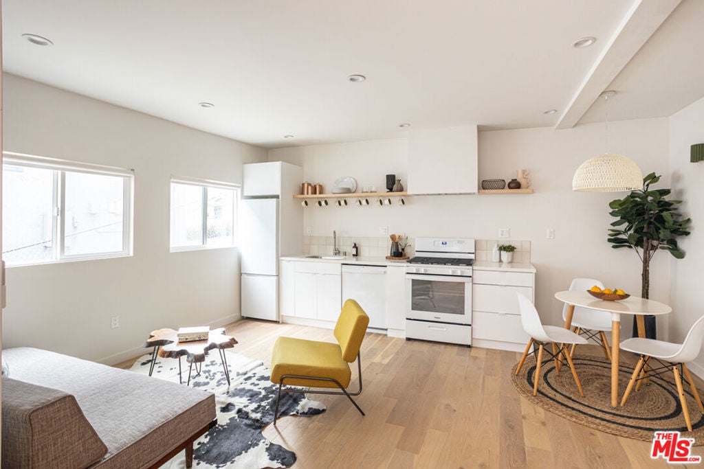 Photo of Listing #25617495