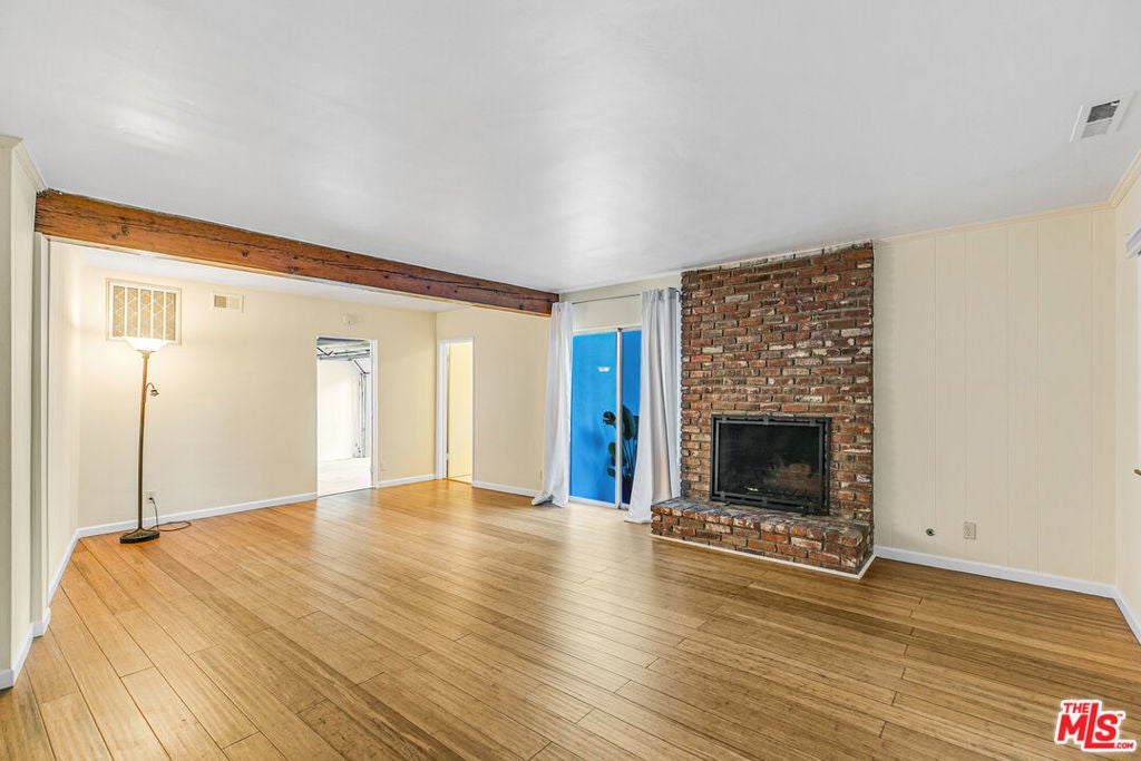 Photo of Listing #25617815