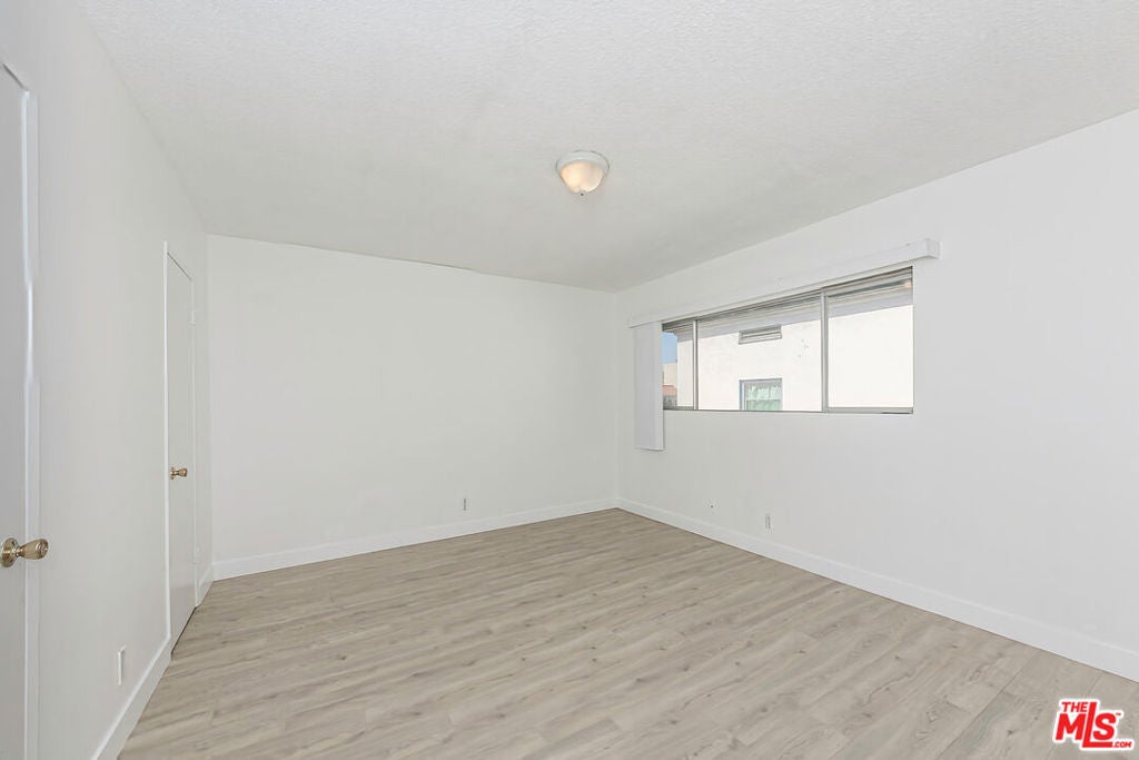 Photo of Listing #25609203