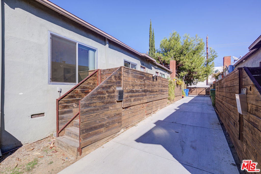 Photo of Listing #25617877