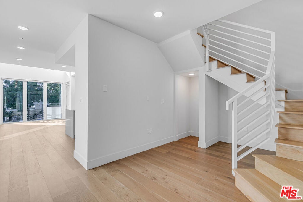 Photo of Listing #25618247