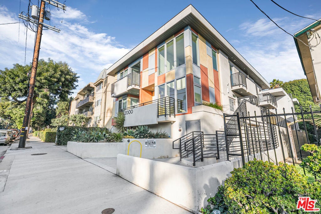 Photo of Listing #25618255