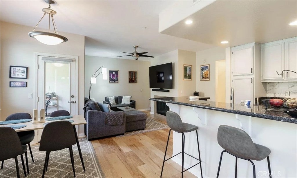 Photo of Listing #SW25259237