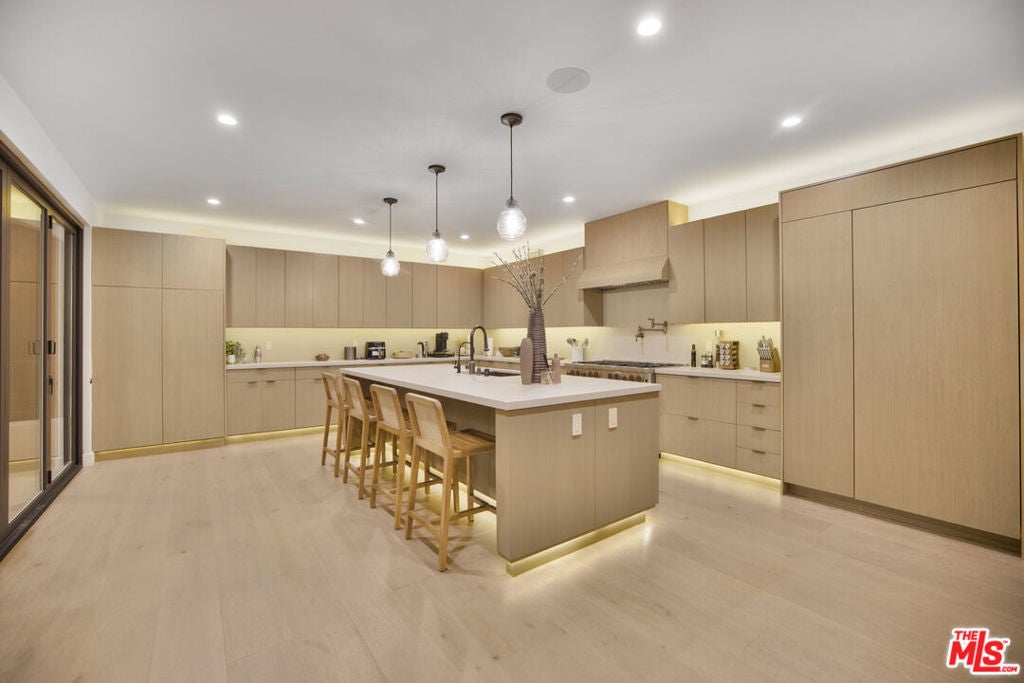 Photo of Listing #25614069