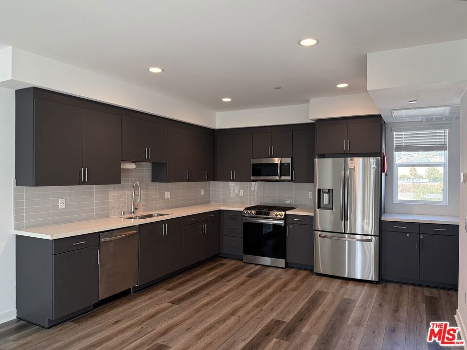 Photo of Listing #25618215