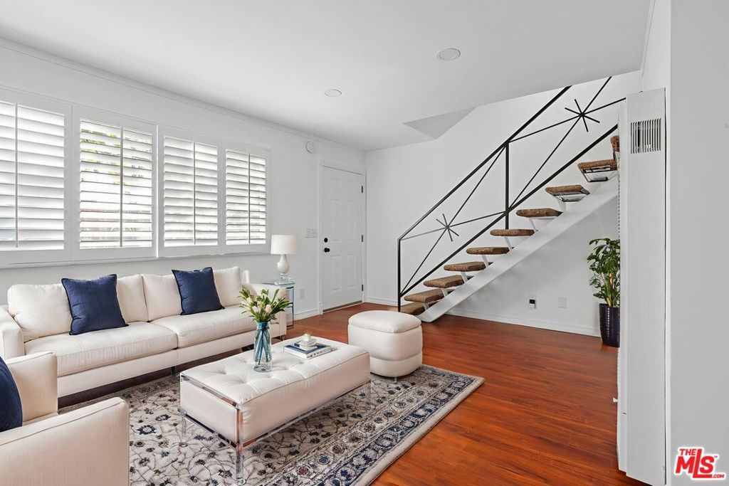 Photo of Listing #25606645